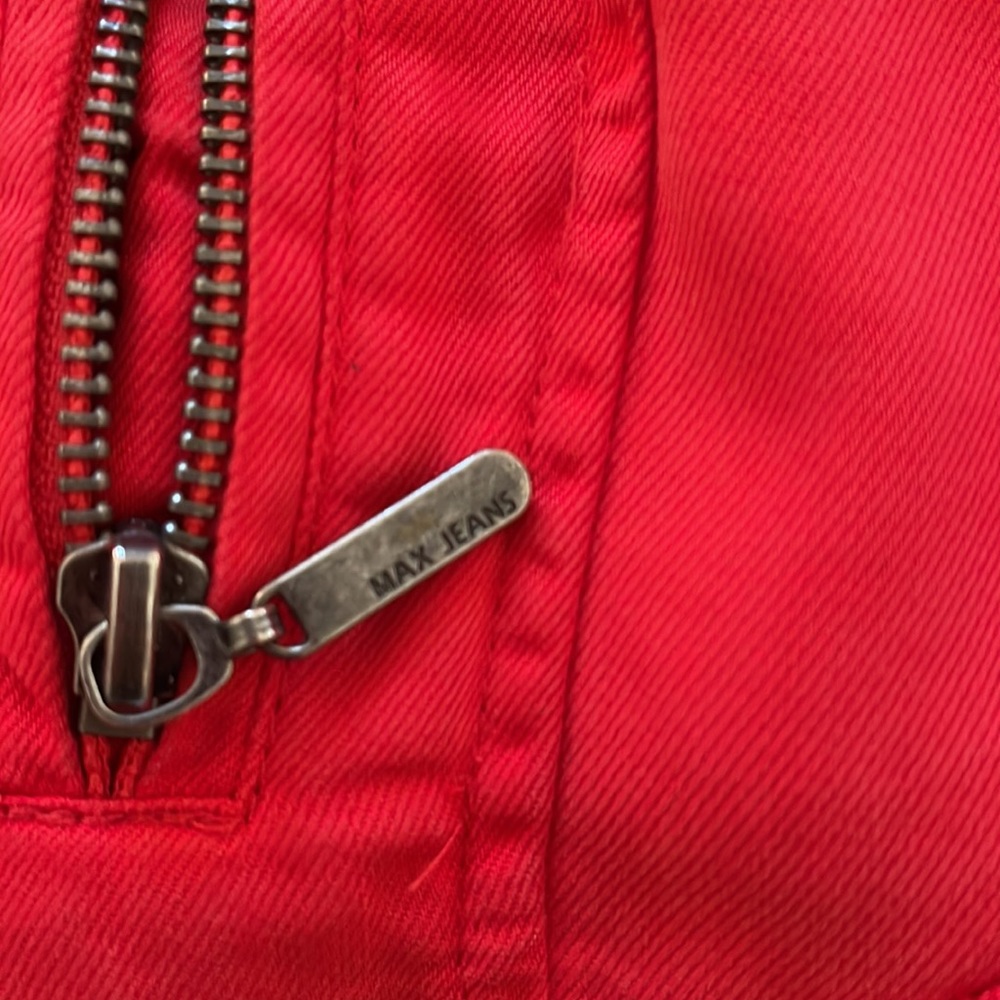Red jacket - Picture 2 of 4